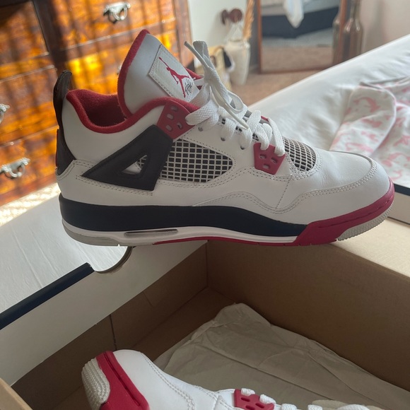 Jordan 4 Retro Fire Reds - Picture 3 of 3